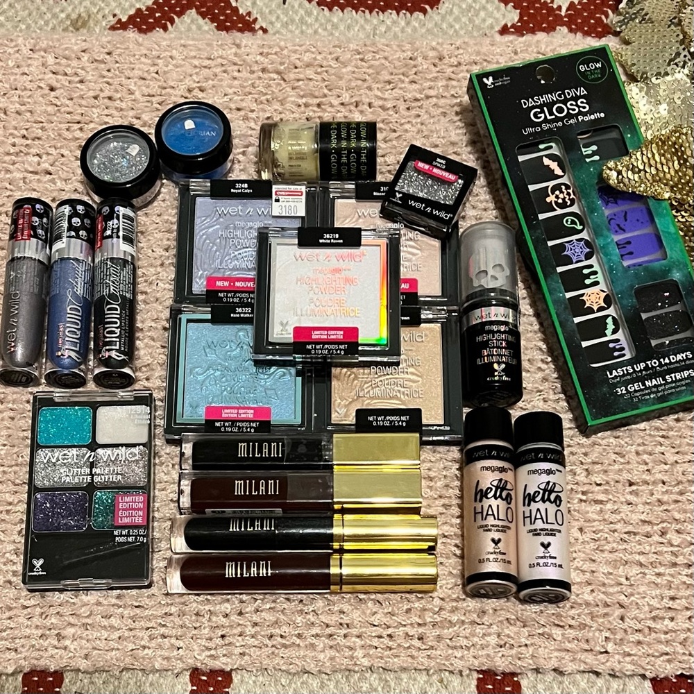 Makeup 18 Holiday Nails Highlighter Lip Glitter Bundle
